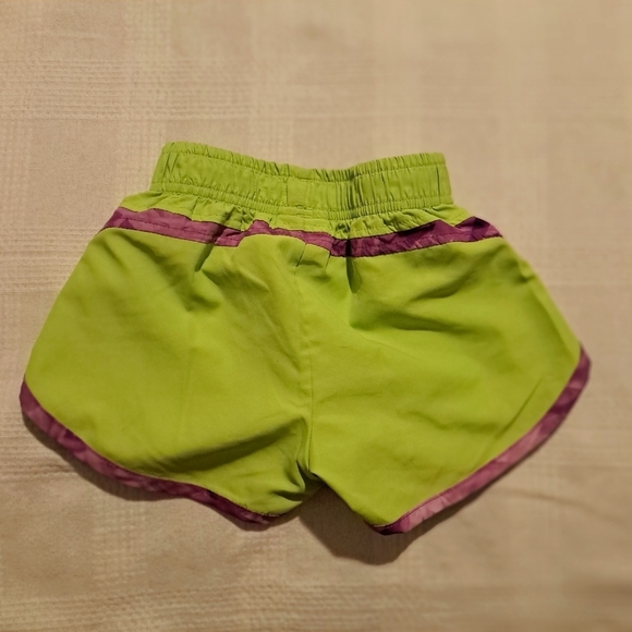 Under Armour girls size 24 months lime with purple accent shorts - Picture 4 of 4